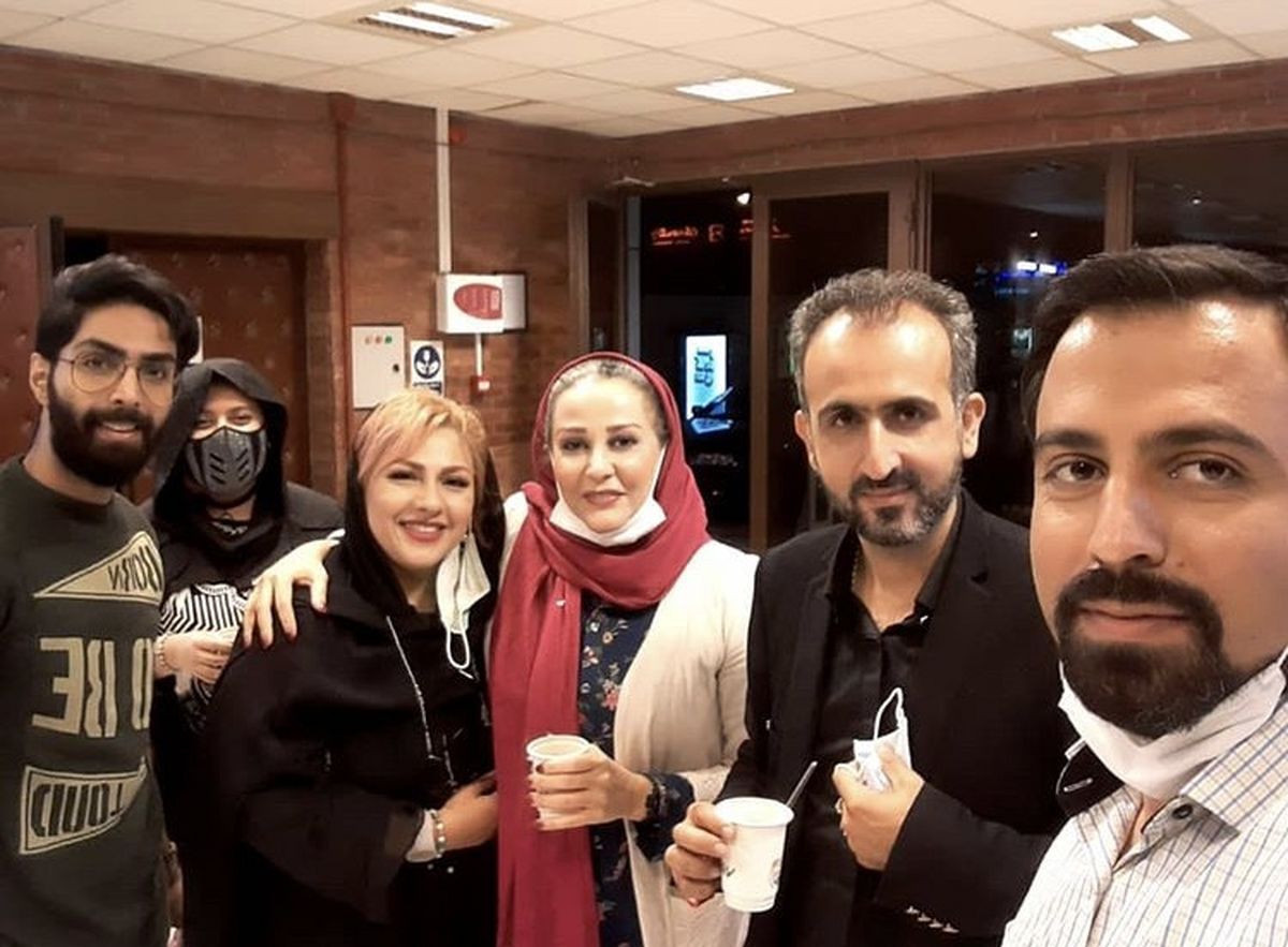 شیوا خسرومهر در جمع دوستانش + عکس