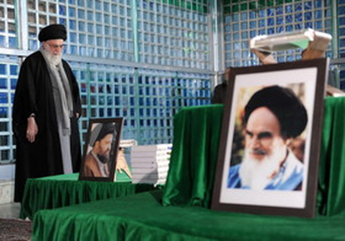 حضور مقام معظم رهبری در مرقد امام خمینی (ره)