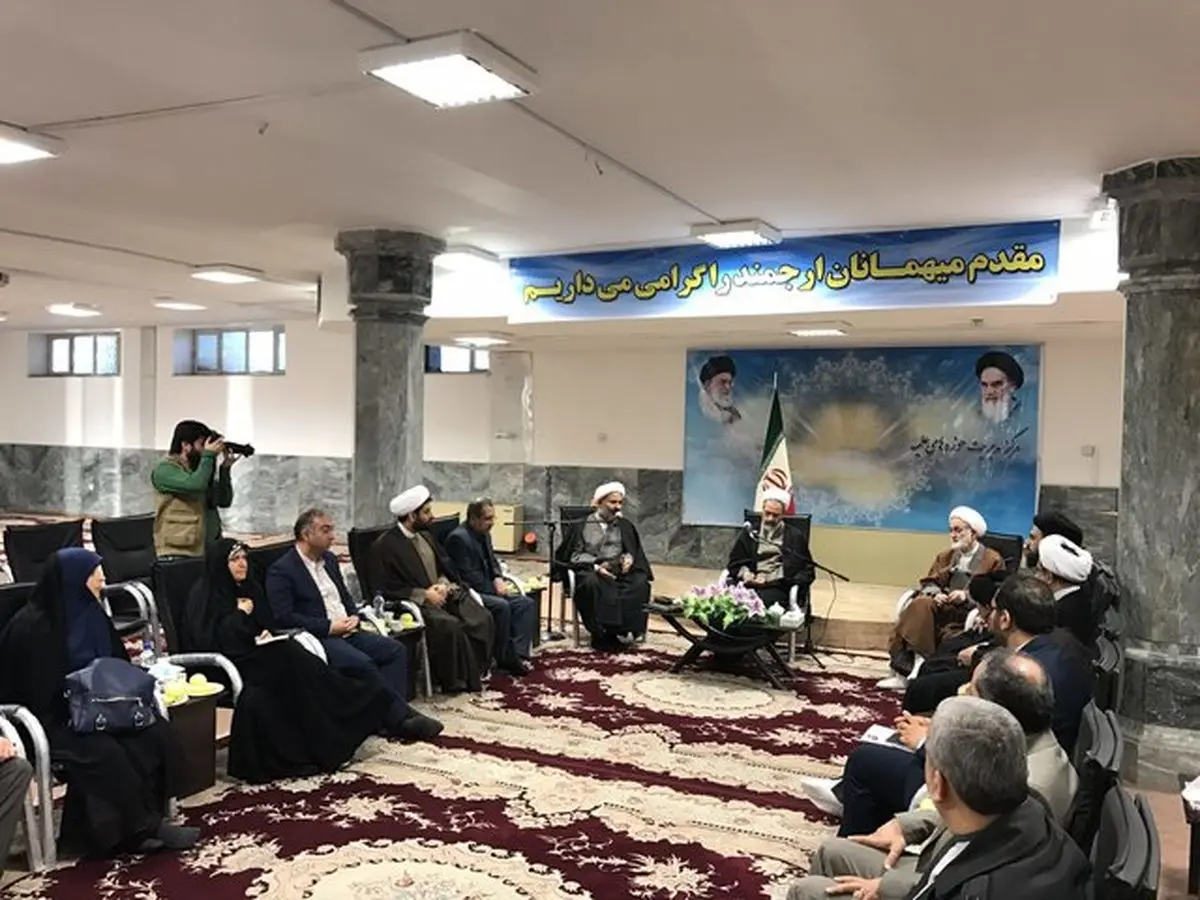 دیدار اعضای کمیسیون فرهنگی مجلس با آیت‌الله اعرافی