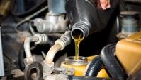 این نشانه ها را جدی بگیرید ؛ زمان تعویض روغن موتور ماشین تونه !