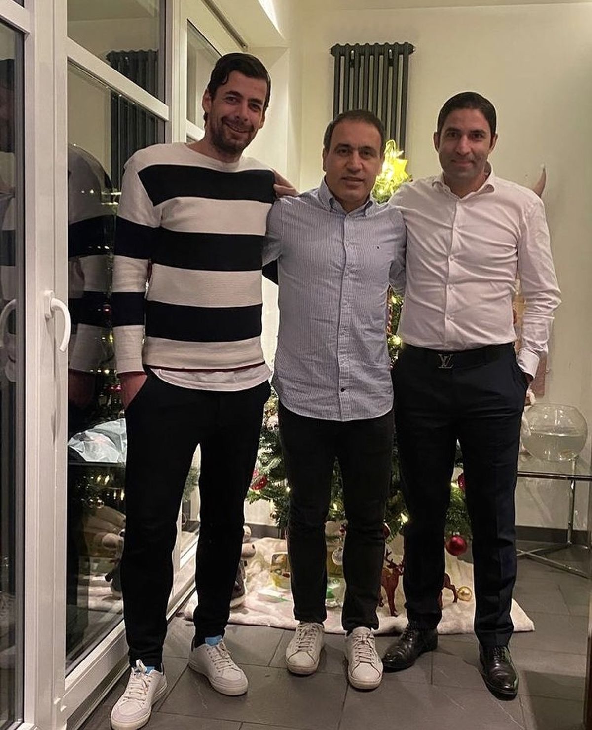 مهدی مهدوی کیا در میان دوستانش + عکس