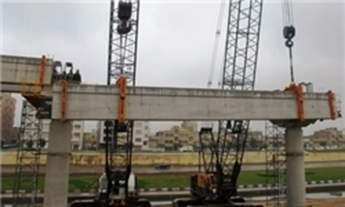 بازدید احمدی‌نژاد از منوریل قم