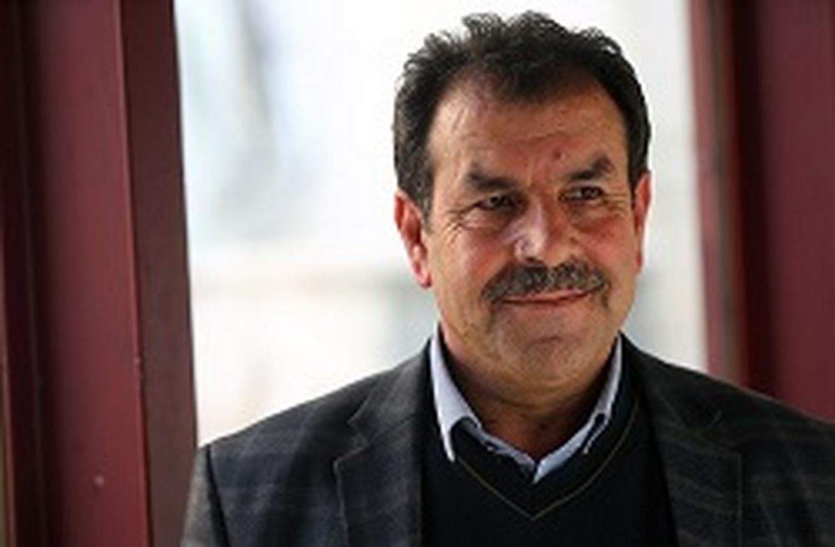  اصفهانیان: آقای عزیزی! من از پشت کوه نیامده‌ام 