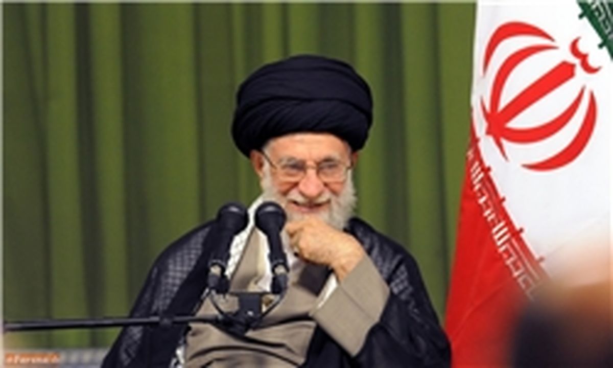 دلگرم به رهبری هستیم که ایستاده است/ طلبکارها در حسینیه امام خمینی