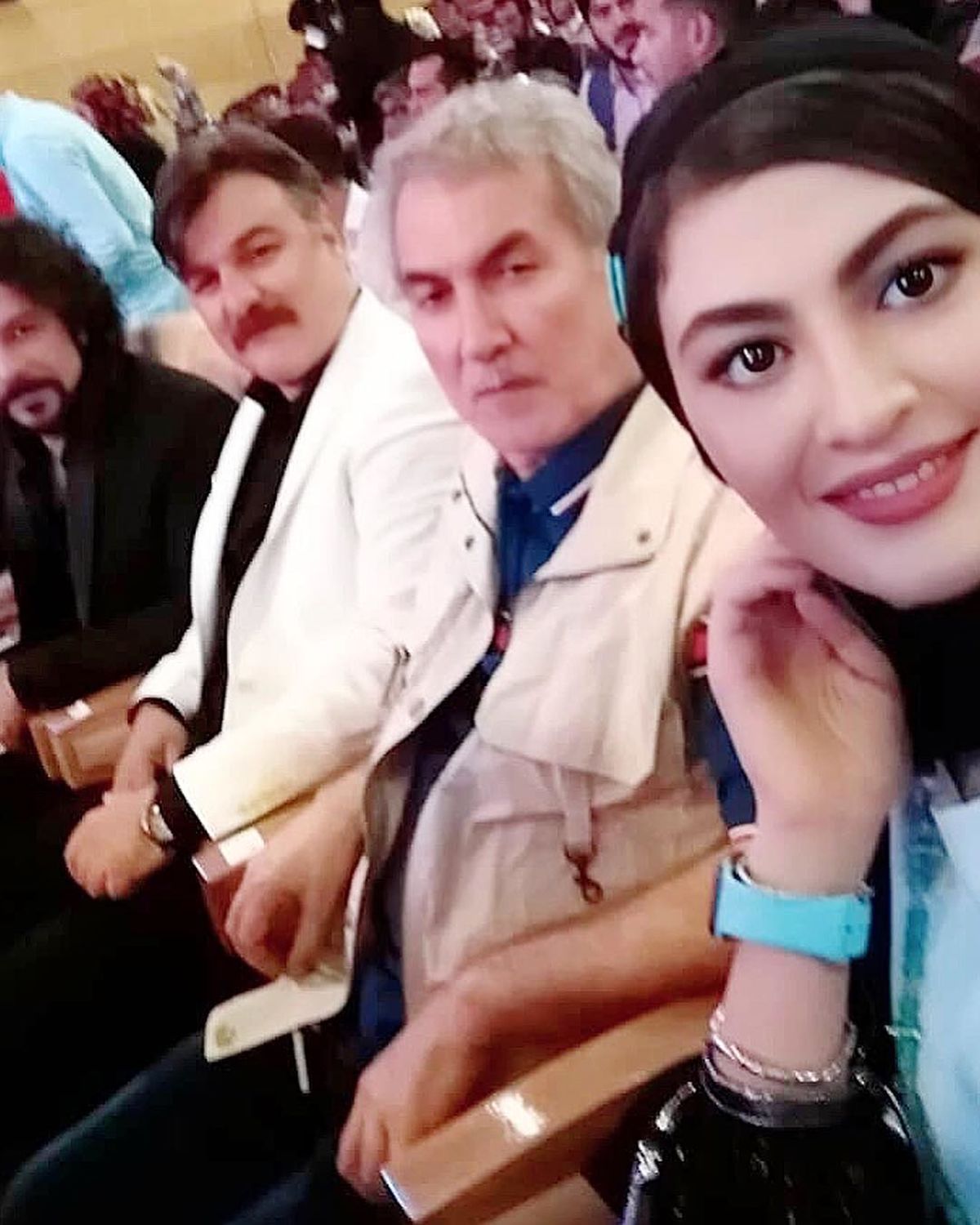 تقدیر بازیگر بانوی عمارت از آقای کارگردان