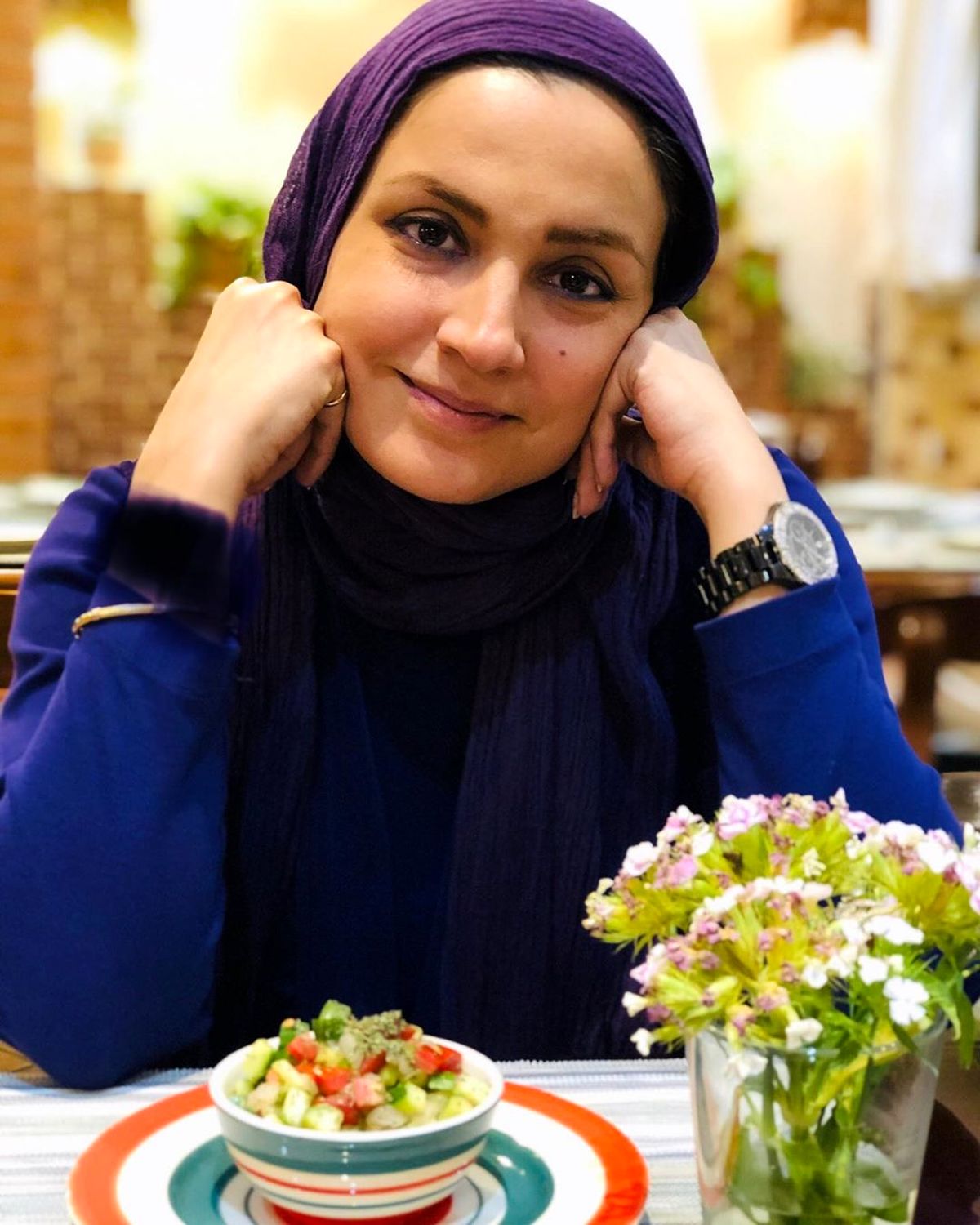خاله نرگس در تعطیلات