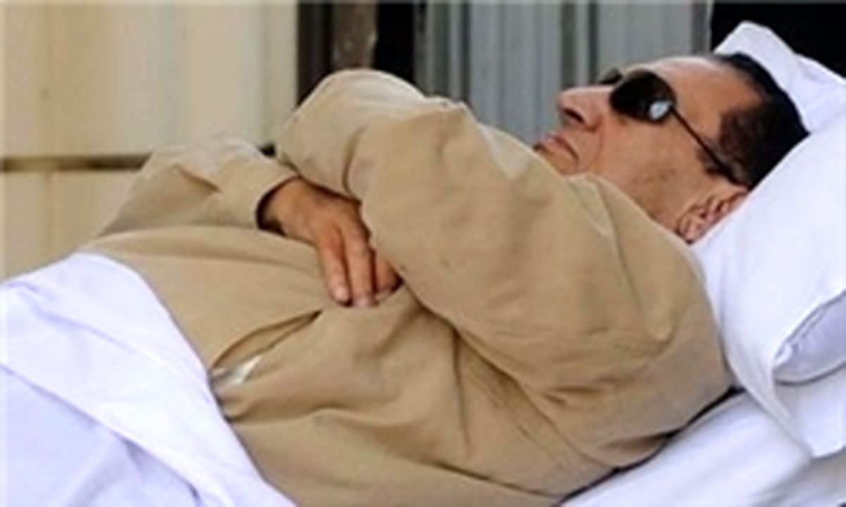 قاضی دادگاه مبارک ازبرگزاری جلسه دادگاه کناره‌گیری کرد
