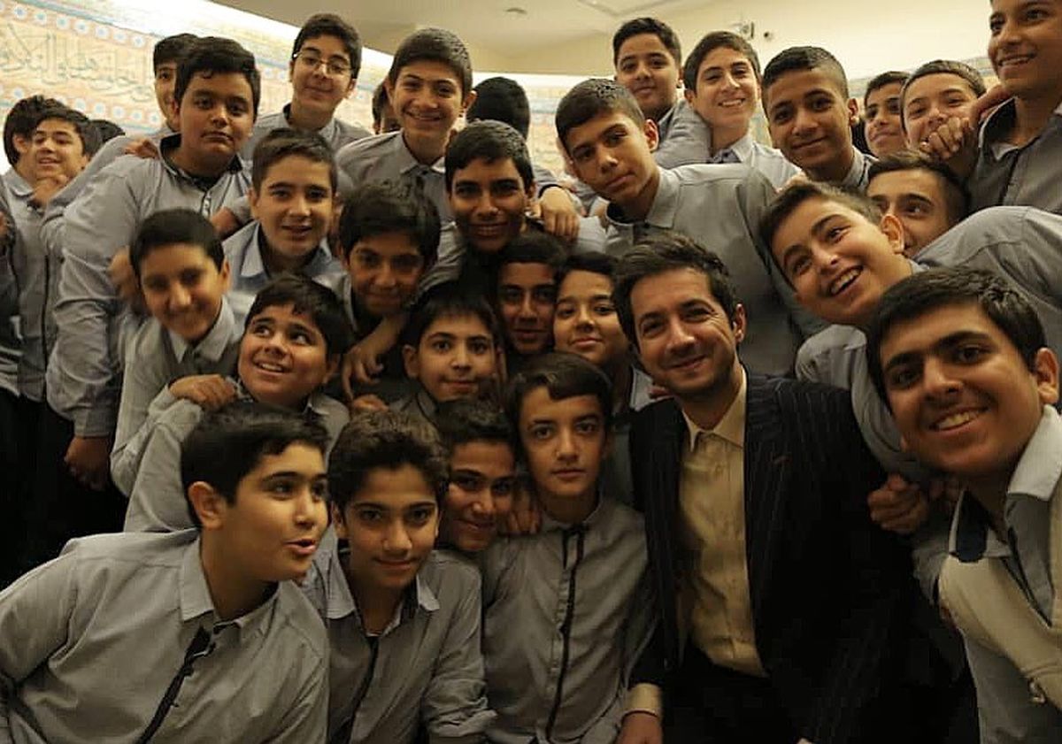 مجری سمت خدا به مدارس می رود+عکس