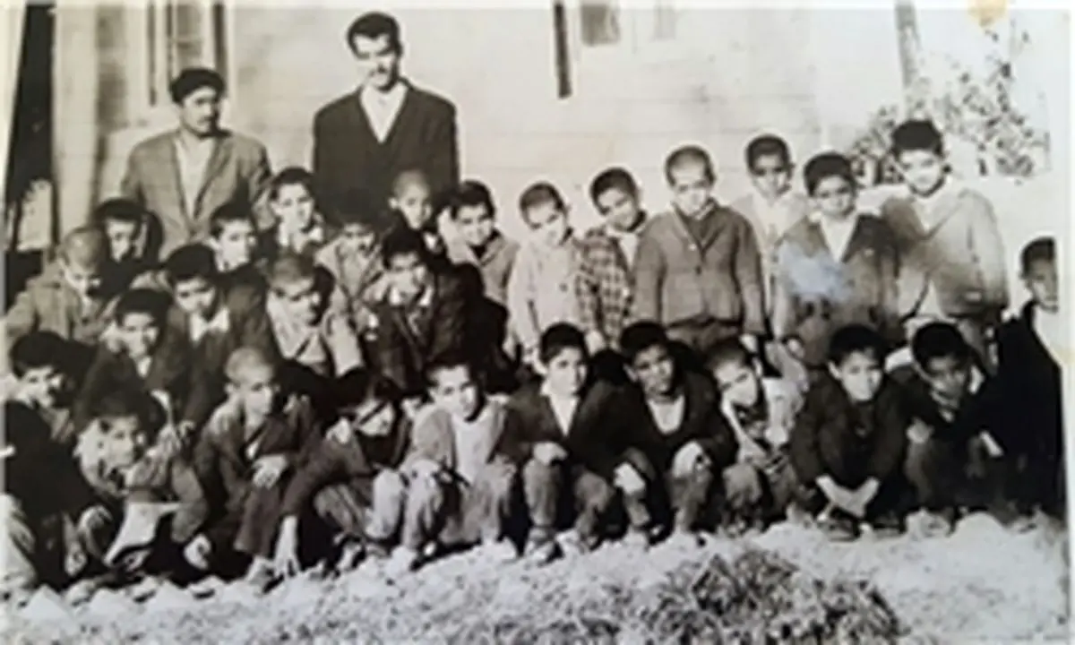 دیدار دانش‌آموزان یک‌دبستان بعد از ۵۵ سال+تصاویر