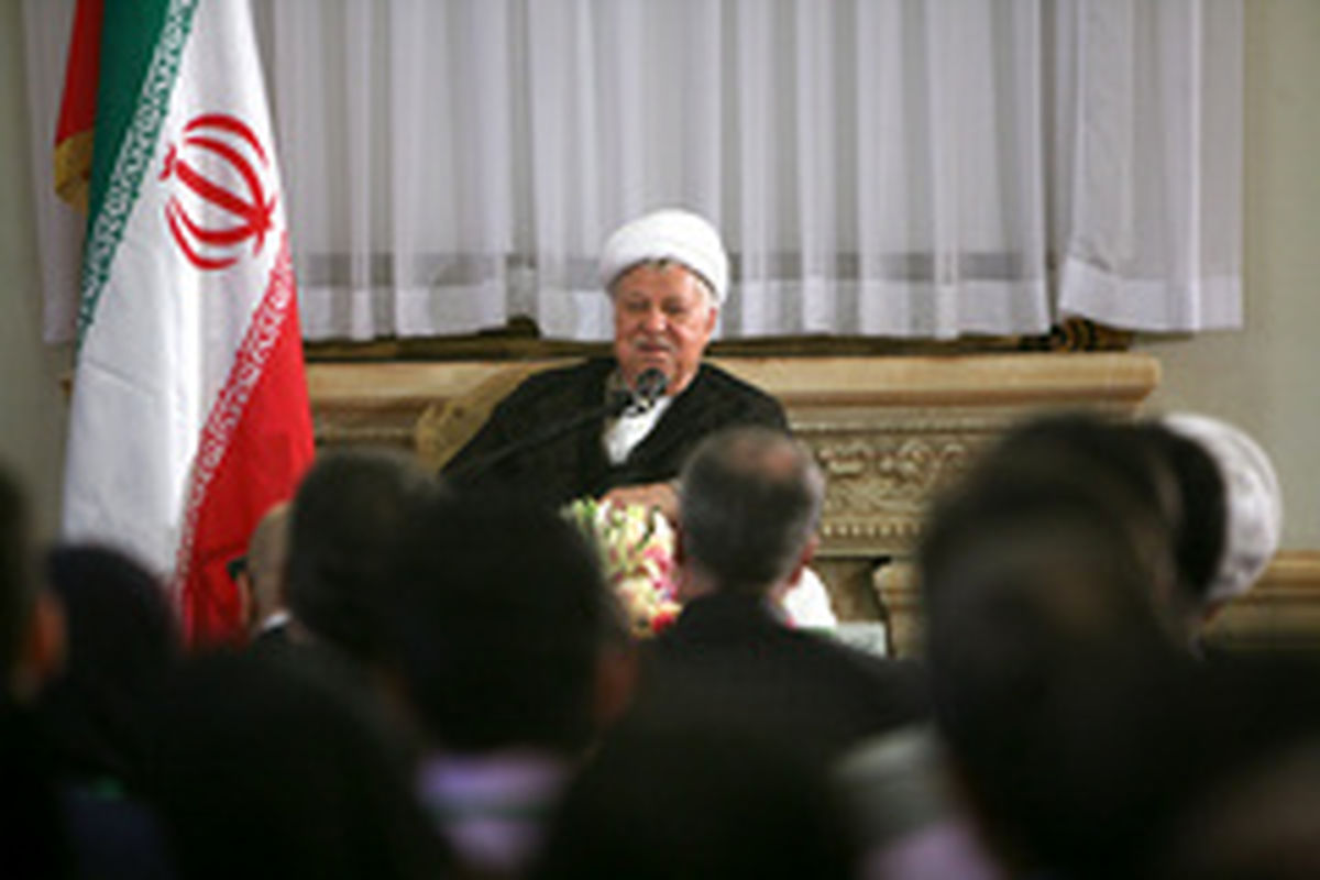 هاشمی‌رفسنجانی: ایران از موانع و محدودیت‌ها عبور می‌کند