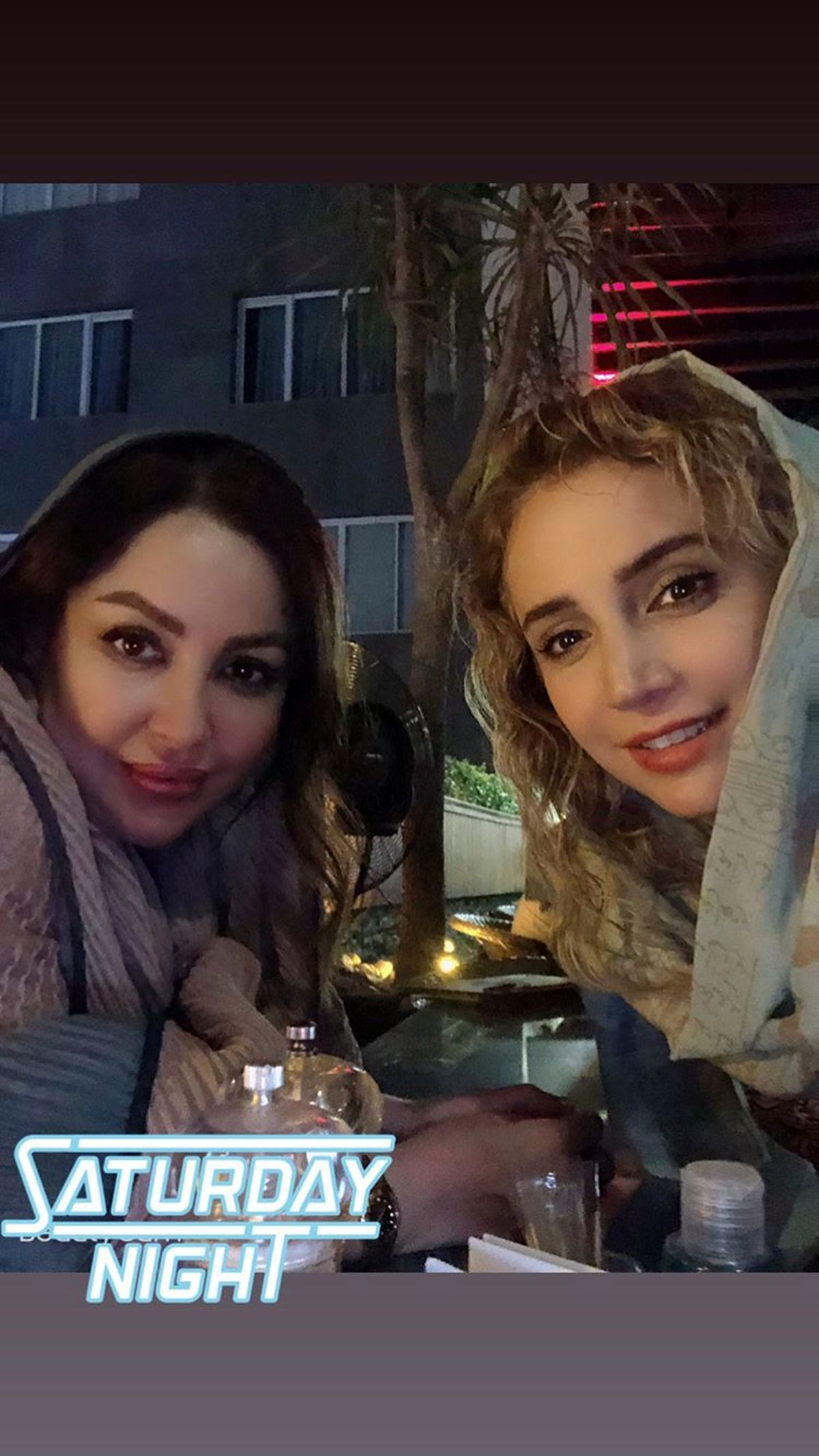 گشت و گذار شبانه شبنم قلی خانی با دوستش + عکس