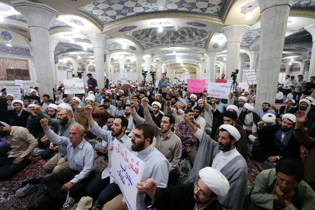 بیانیه جامعه مدرسین درباره تجمع طلاب در فیضیه