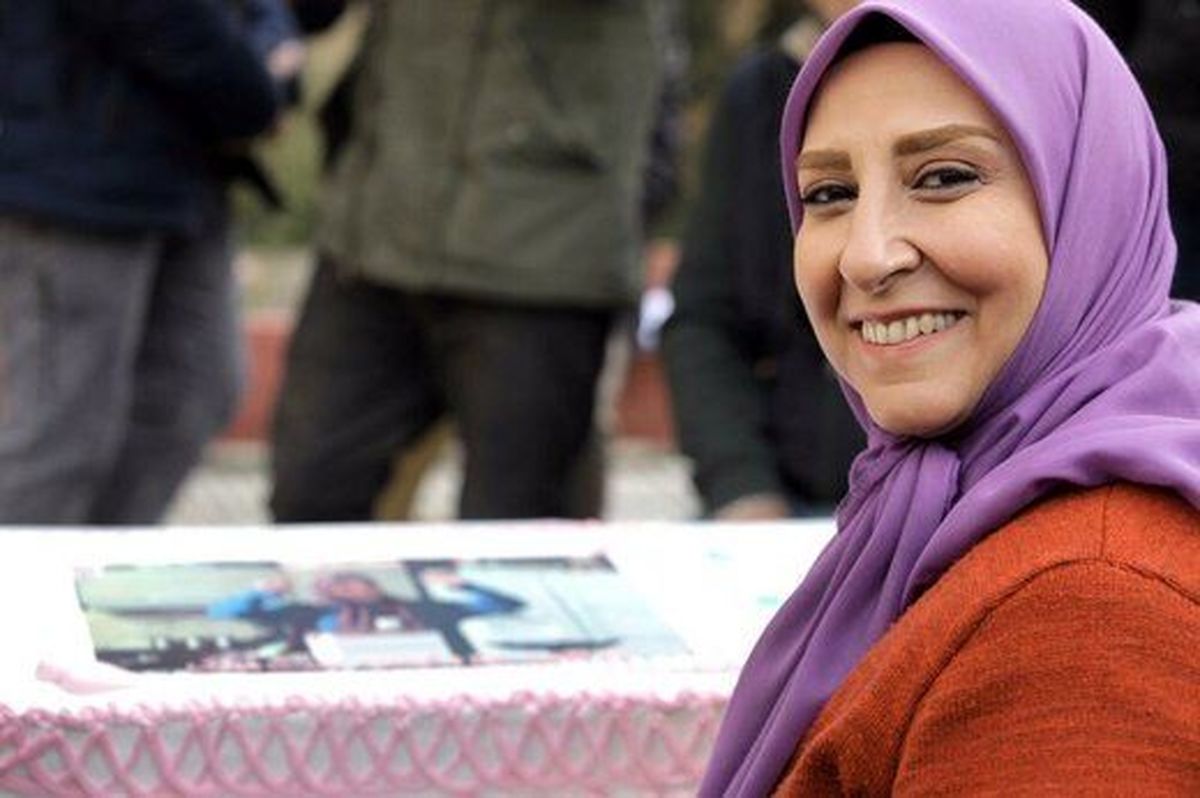 کیک مخصوص مرجانه گلچین در محل کارش + عکش