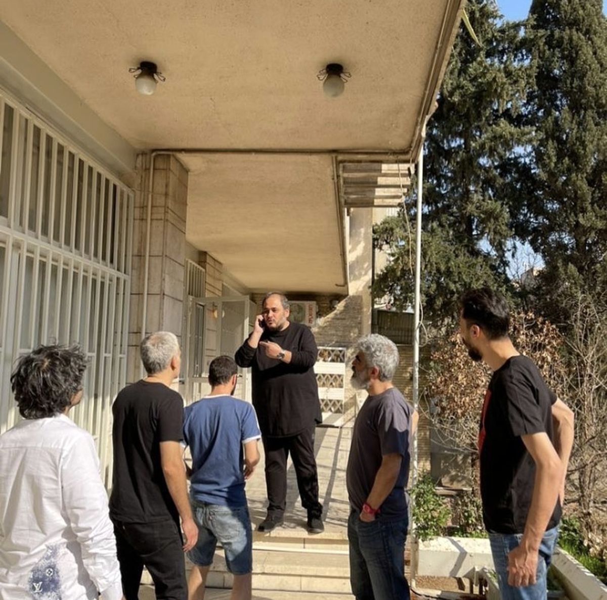 سخنرانی رضا داودنژاد در جمع دوستانش + عکس