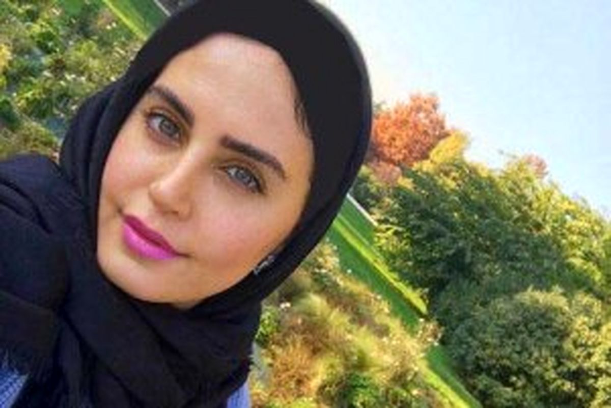 عکس هنری الناز شاکردوست با کمک آیینه!