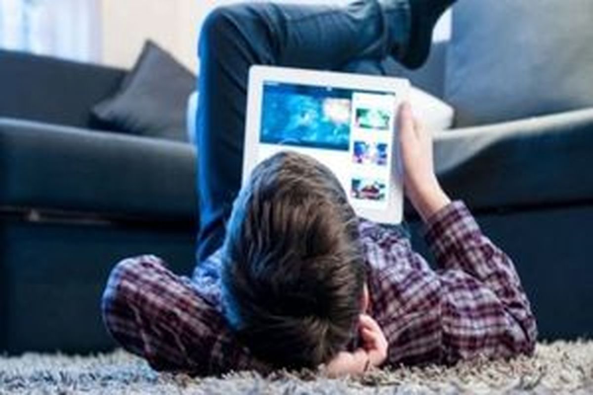 حضور فرزندان نوجوان یک خانواده در فضای مجازی، چه تبعاتی دارد؟