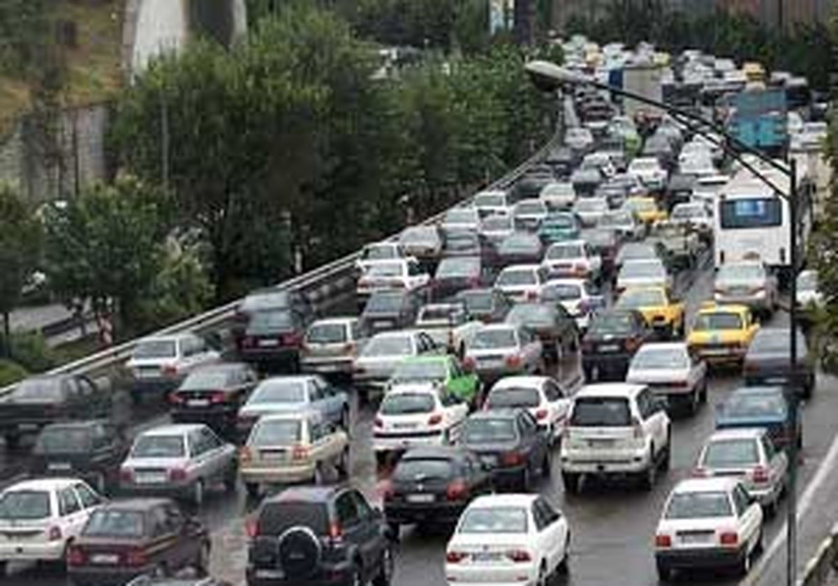 ترافیک سنگین خیابان‌ها در شب یلدا