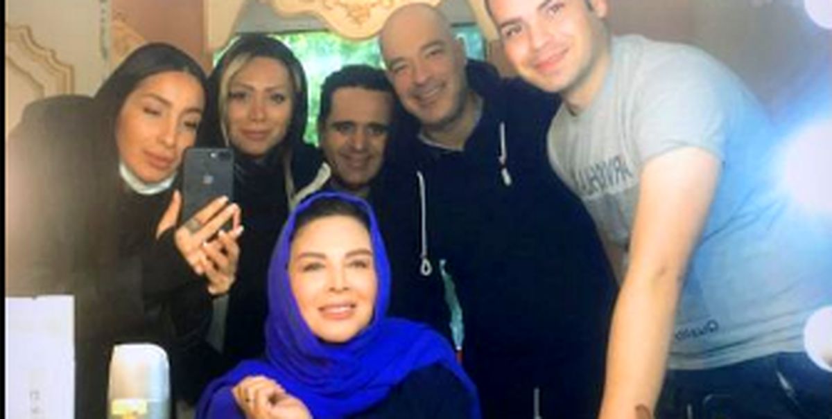 سلفی شهره سلطانی و همکارانش در اتاق گریم + عکس