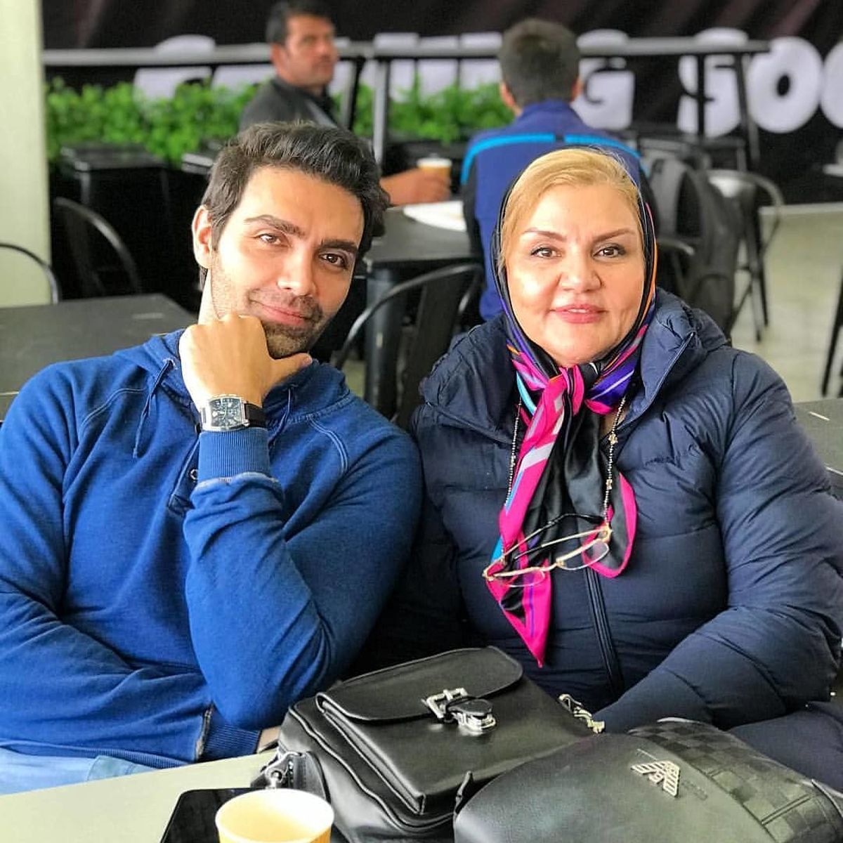 آقا داماد بوی باران همراه با مادرش+عکس