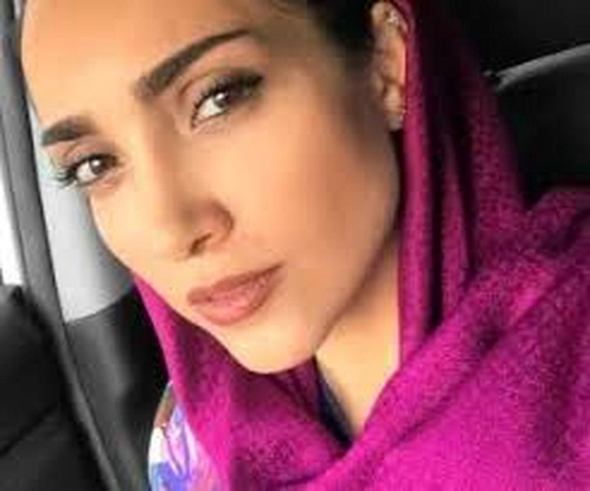 ریلکسیشن خاطره اسدی در محیطی دنج