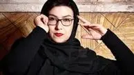  عکس خندان بازیگر زیر آسمان شهر با نعیمه نظام دوست