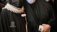 گوشی آمریکایی در دست دختر سردار سلیمانی