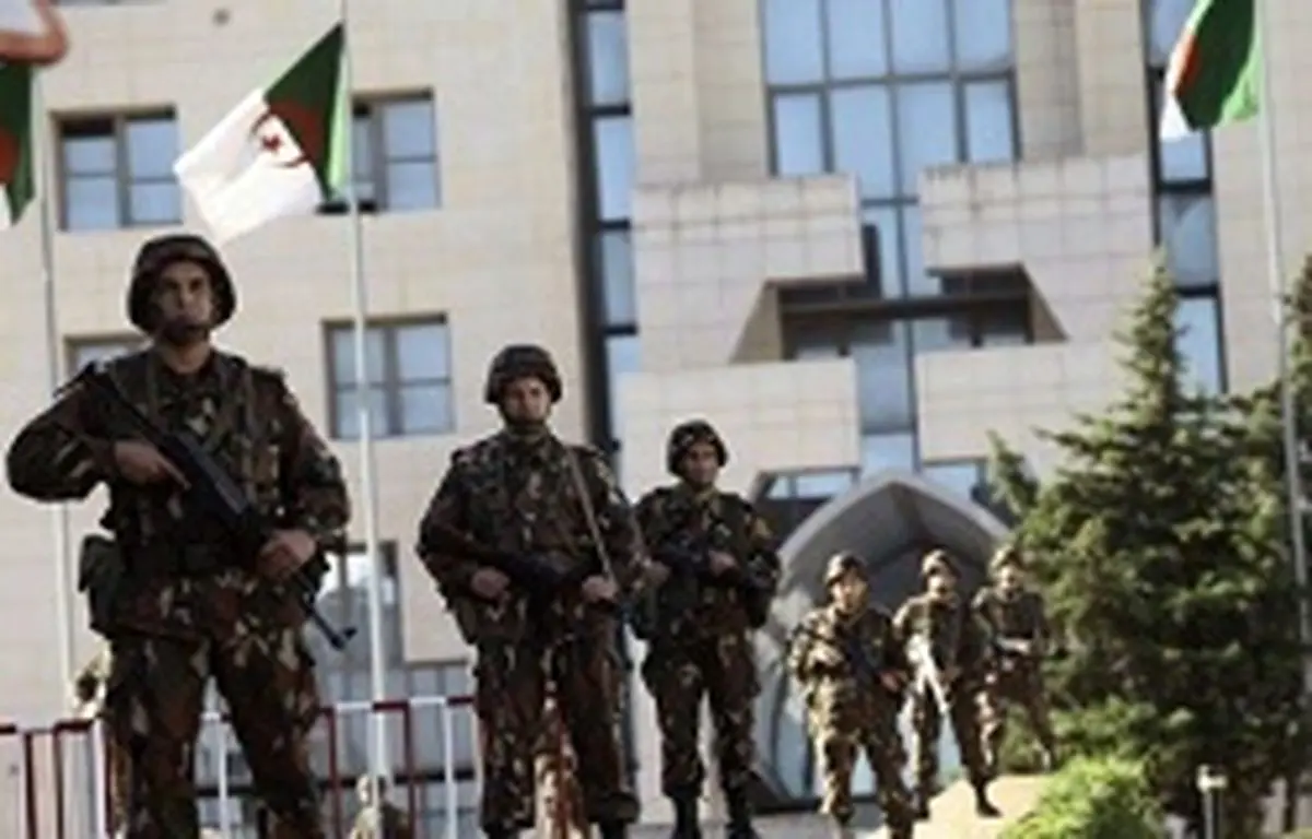 کشف انبار تسلیحات «القاعده» در الجزایر
