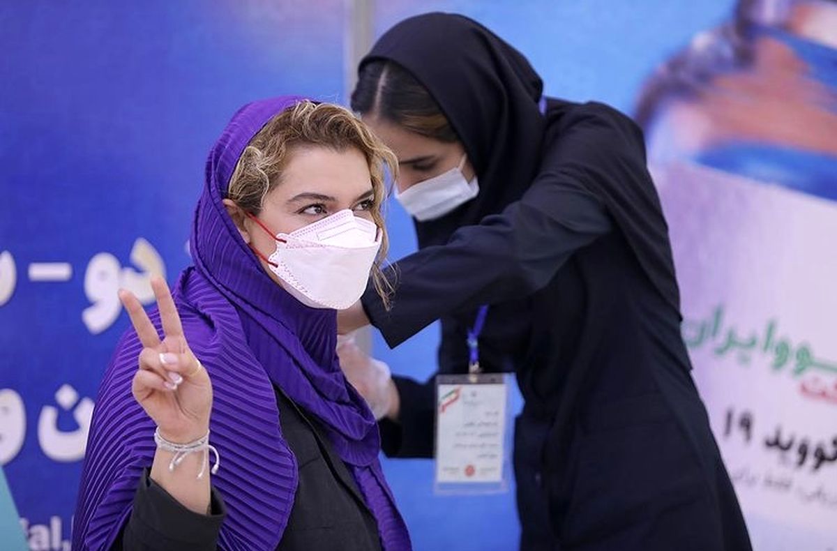 دنیا مدنی داوطلب واکسن ایرانی برکت شد + عکس