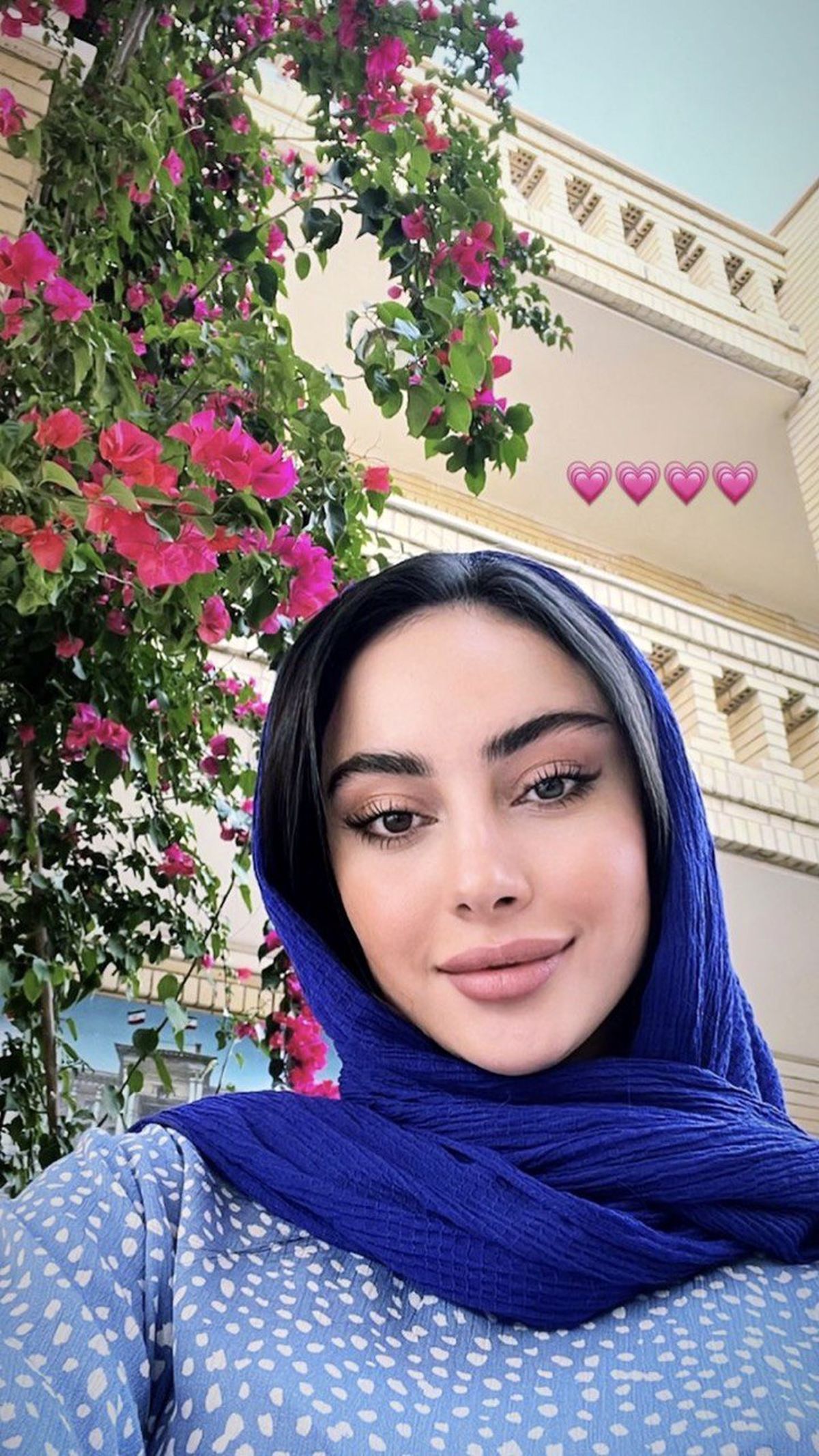 ترلان پروانه در ویلای لاکچریش