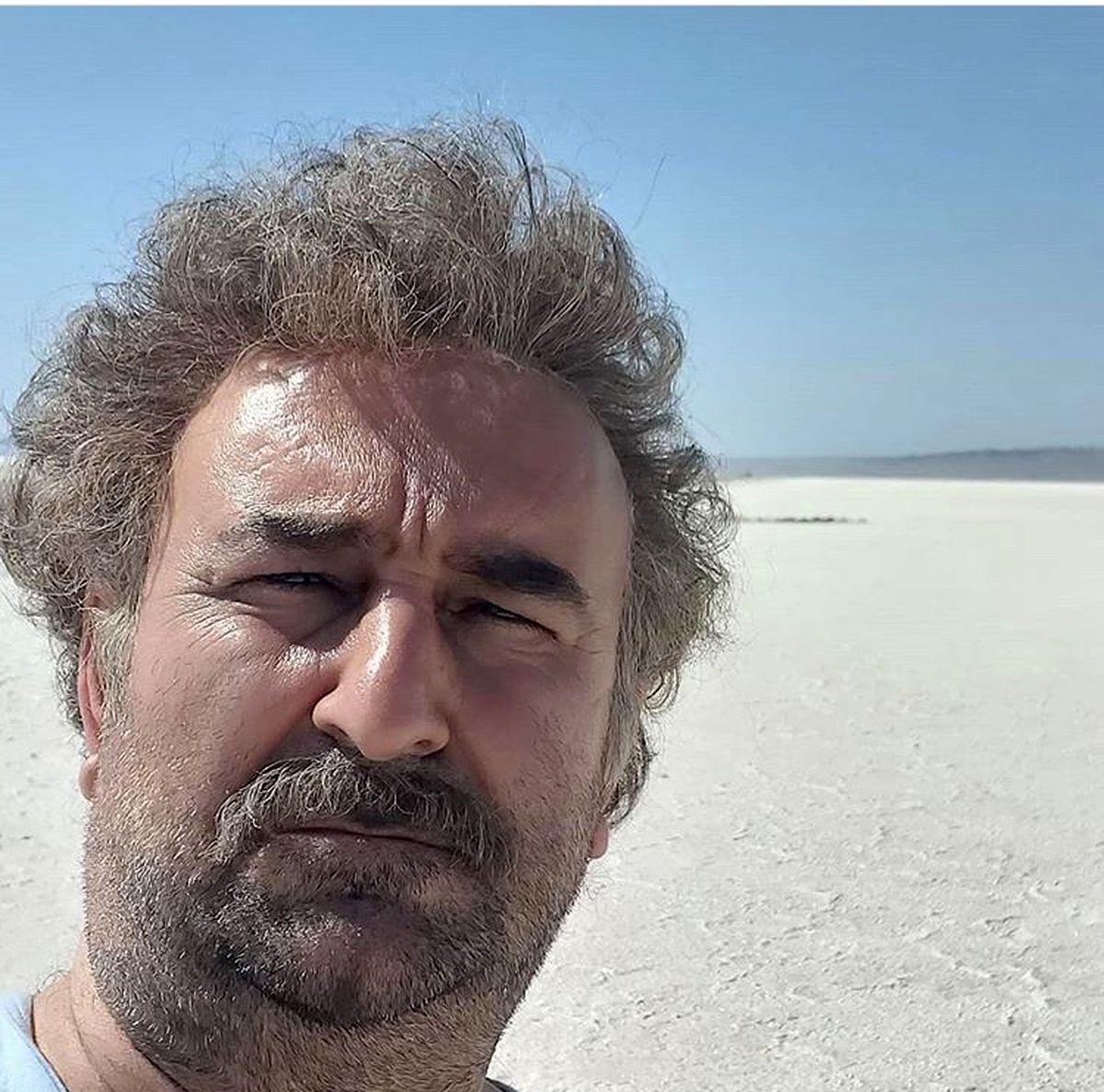 مهران احمدی با موهای فر + عکس