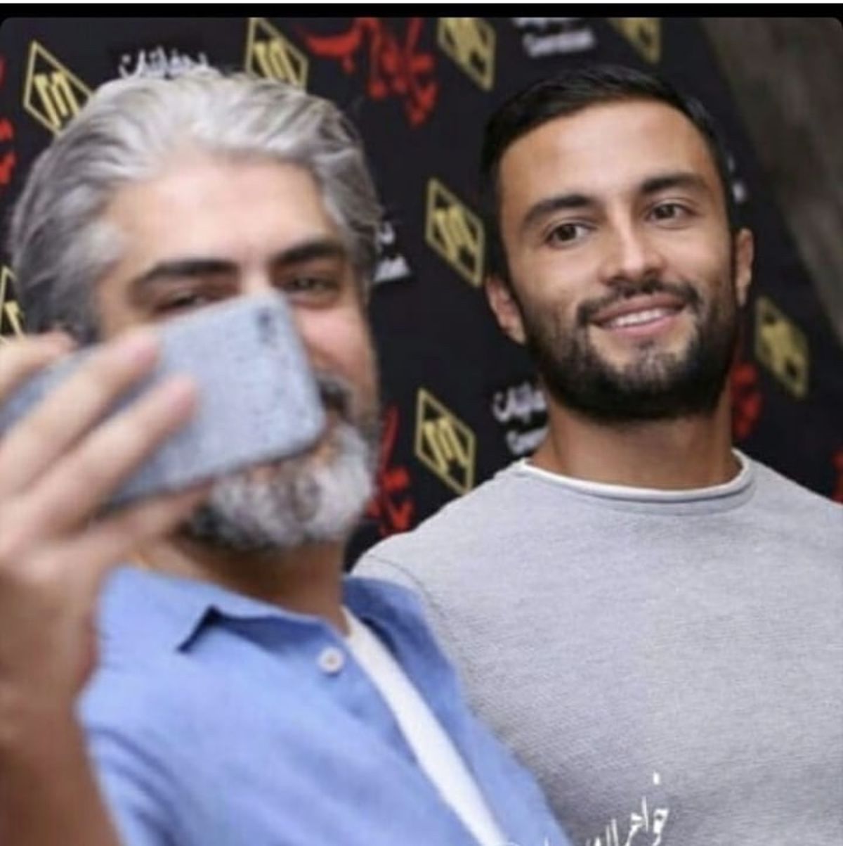 سلفی گرفتن بازیگر هم گناه با امیر جدیدی در یک مراسم + عکس