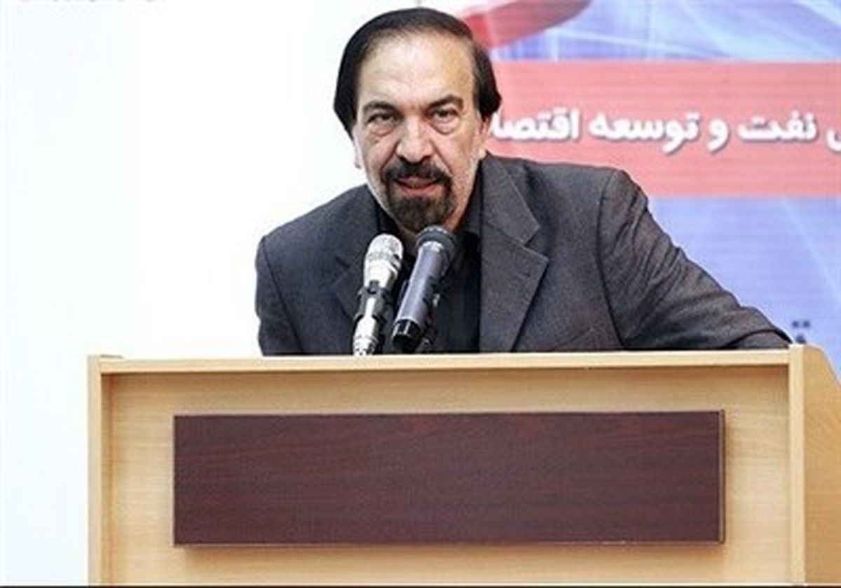 رئیس شورای رقابت: خودروسازان قیمت خود را بر مصرف‌کننده تحمیل می‌کنند