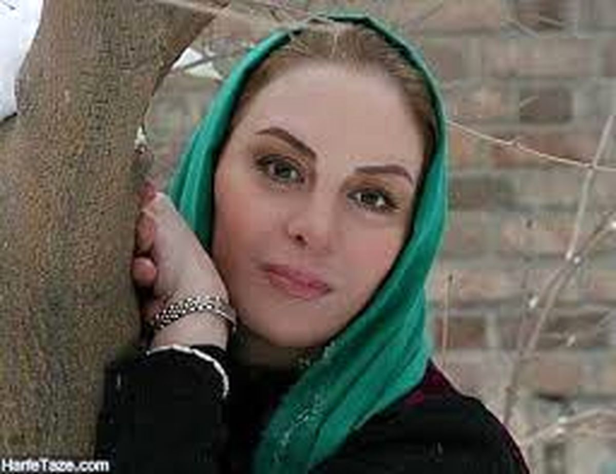حال خوب افسانه بایگان در مقبره خیام