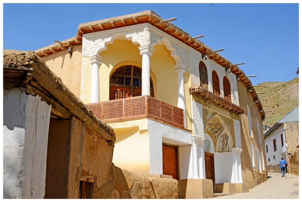 خانه نیمایوشیج خریداری میشود