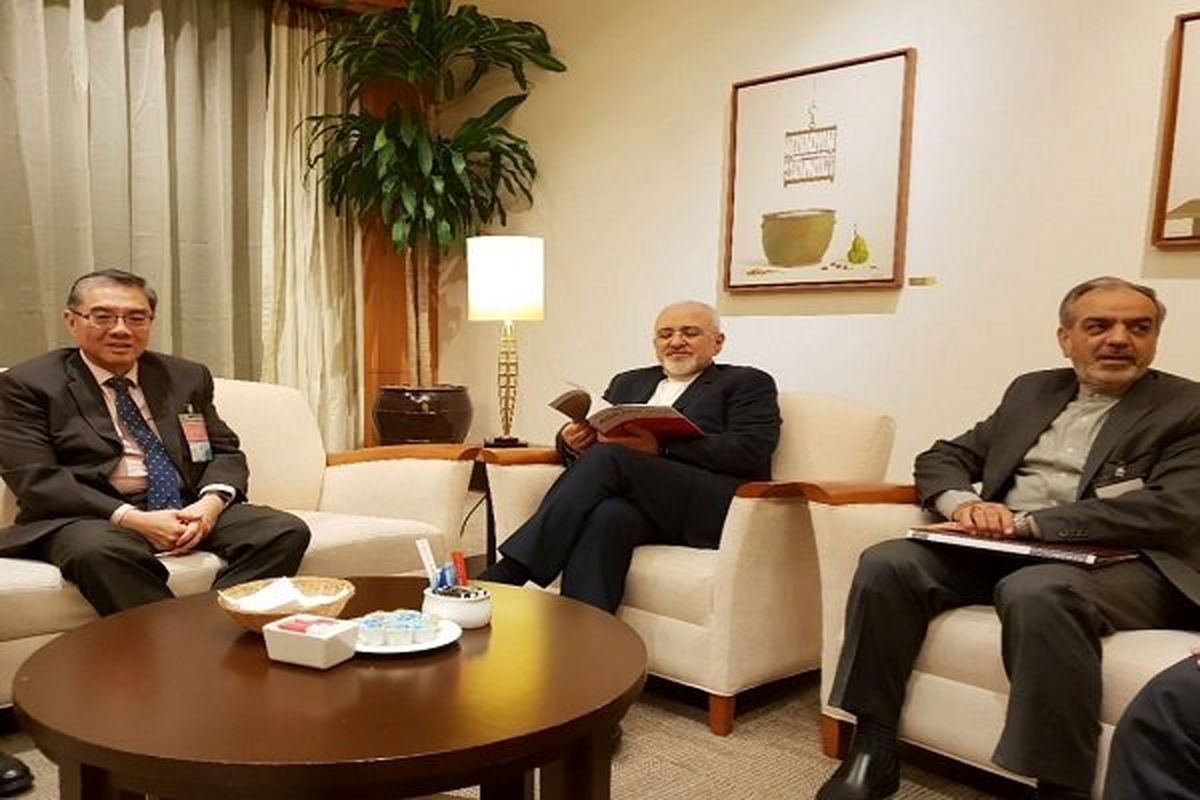 ظریف وارد سنگاپور شد