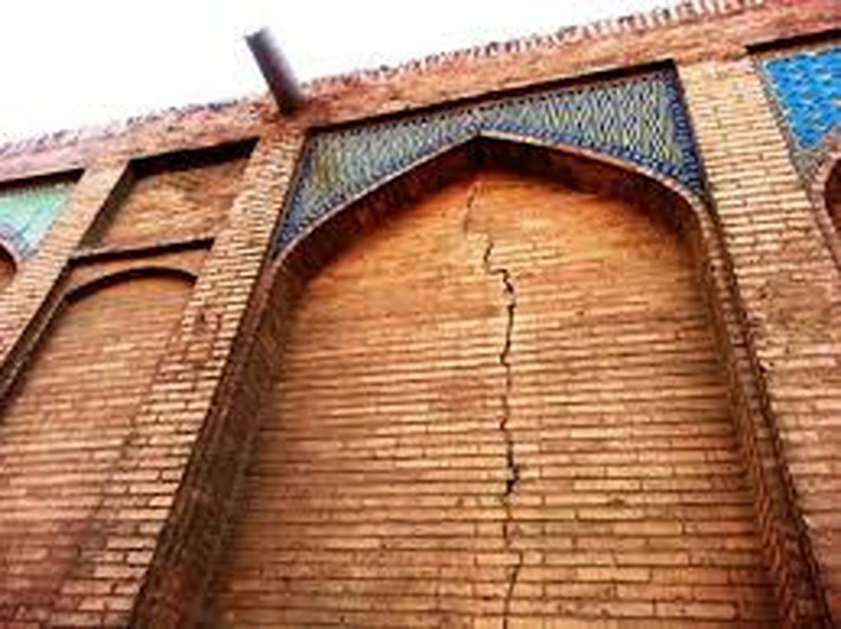 ترک‌های پل خواجو هیچ مشکل خاصی نیست!