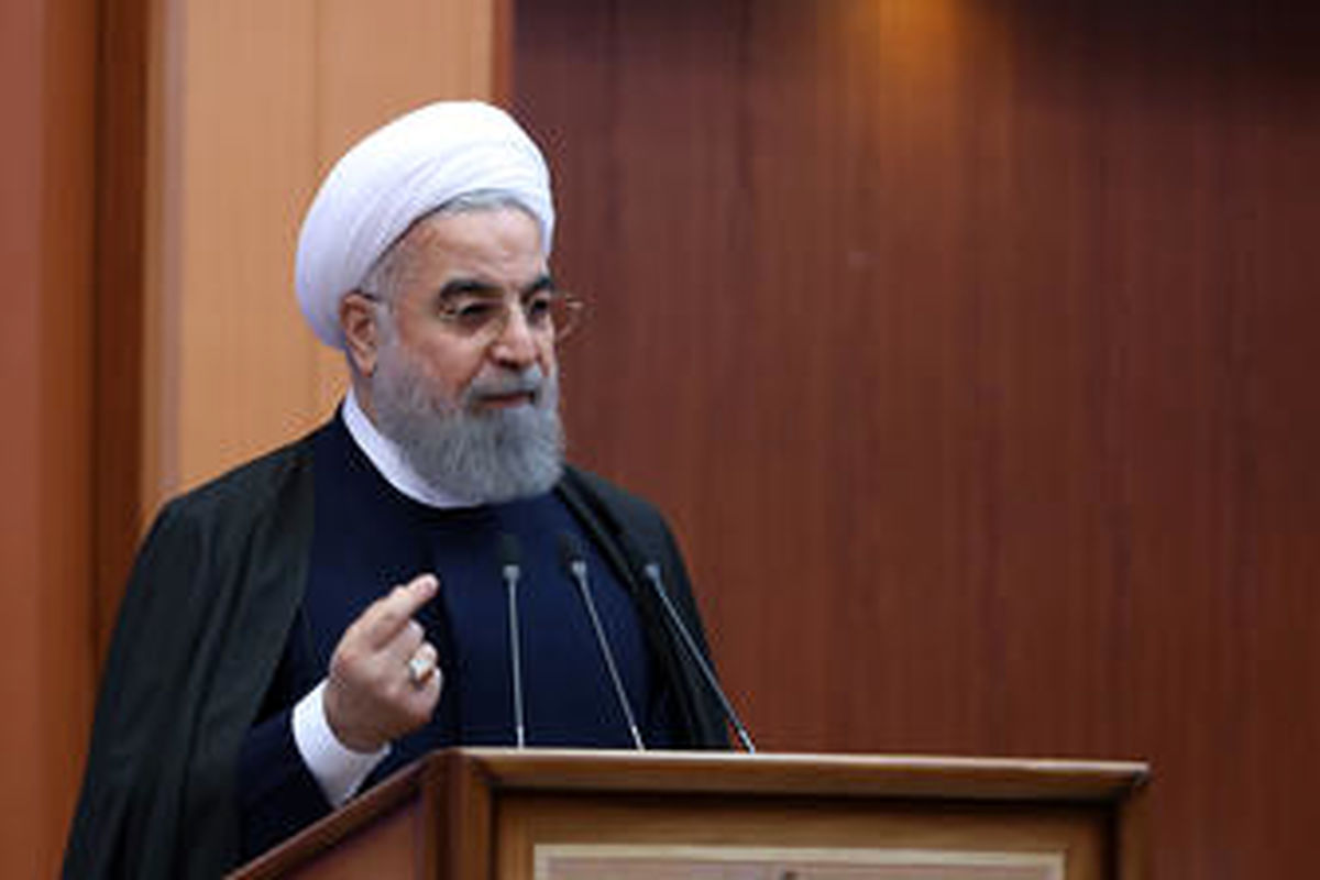 بازدید روحانی از کلاس تدریس تاریخ با موضوع برجام+عکس