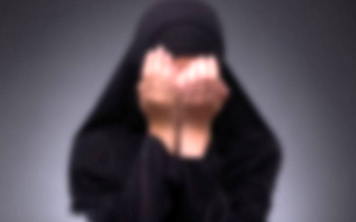 یکی از زنان آسیب دیده ایرانشهر به پزشکی قانونی مراجعه کرد