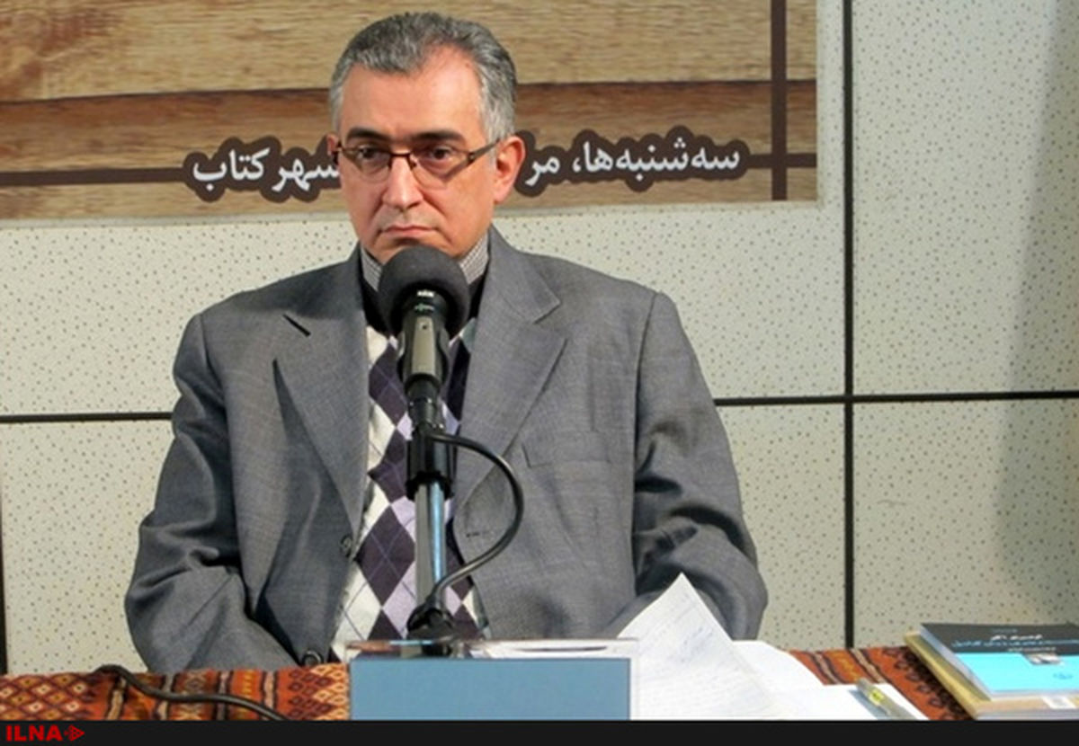 ایزدی:مصلحت‌گرایی ماکرون، پیروزی وی را رقم زد