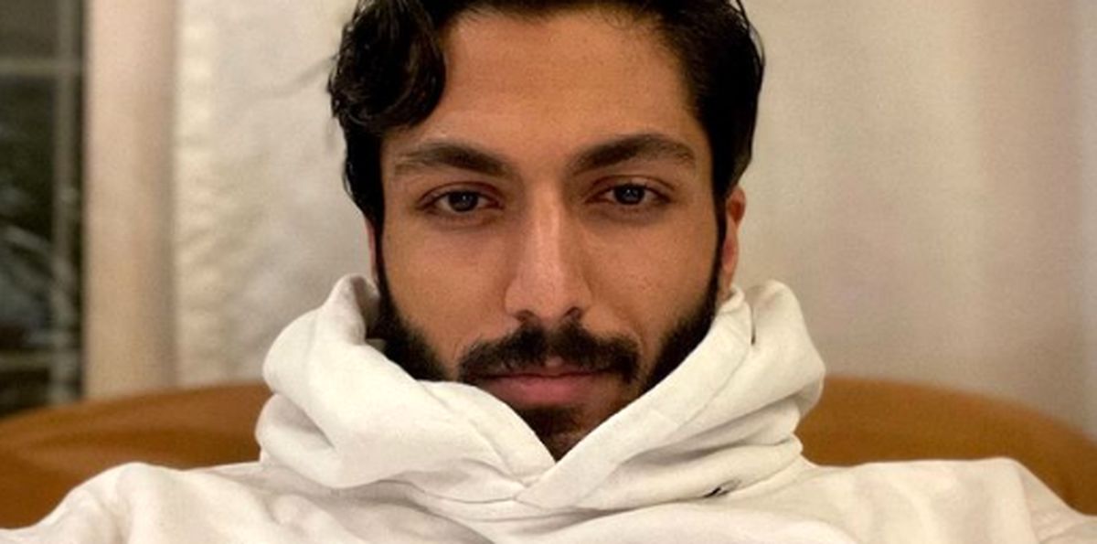 سلفی کیسان دیباج با هودی سفید + عکس