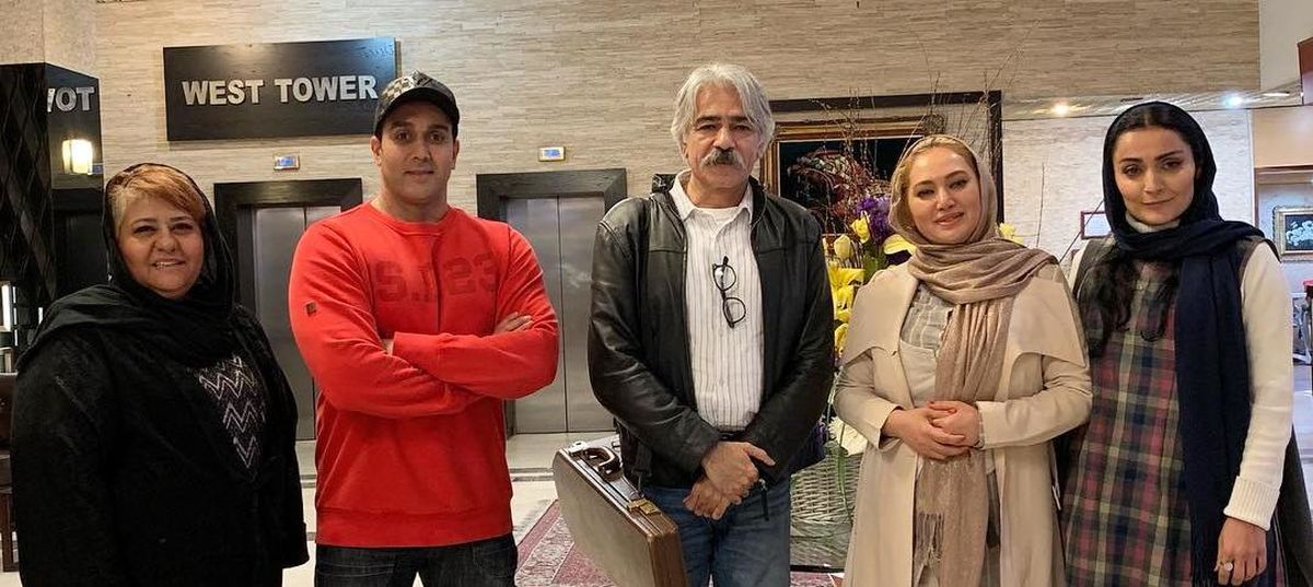 جمعی از بازیگران در کنار استاد کیهان کلهر