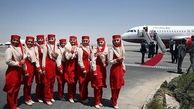 عکس یادگاری خلبانان و میهمانداران هواپیمای پرسپولیس