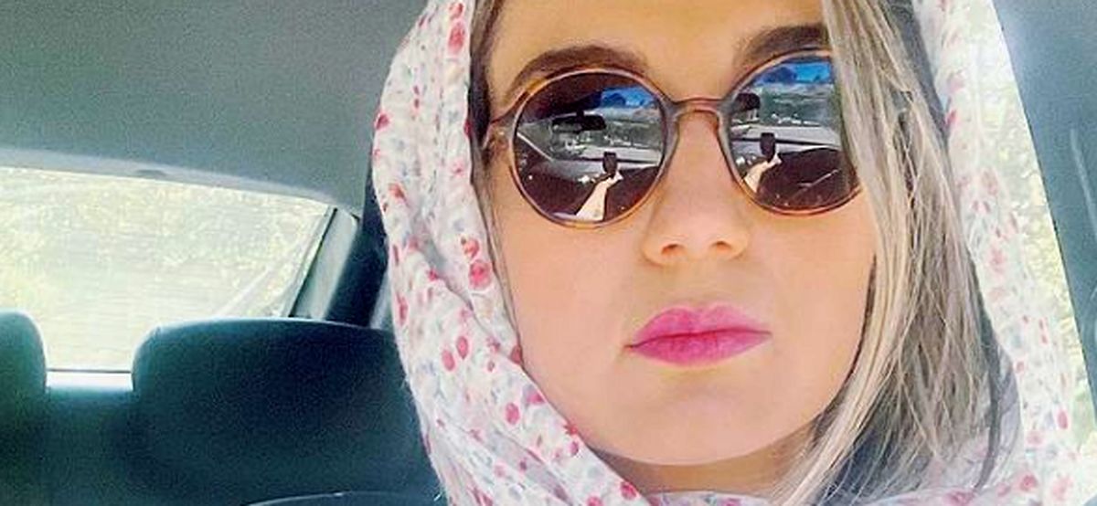 سلفی حدیث میرامینی در ماشینش+ عکس