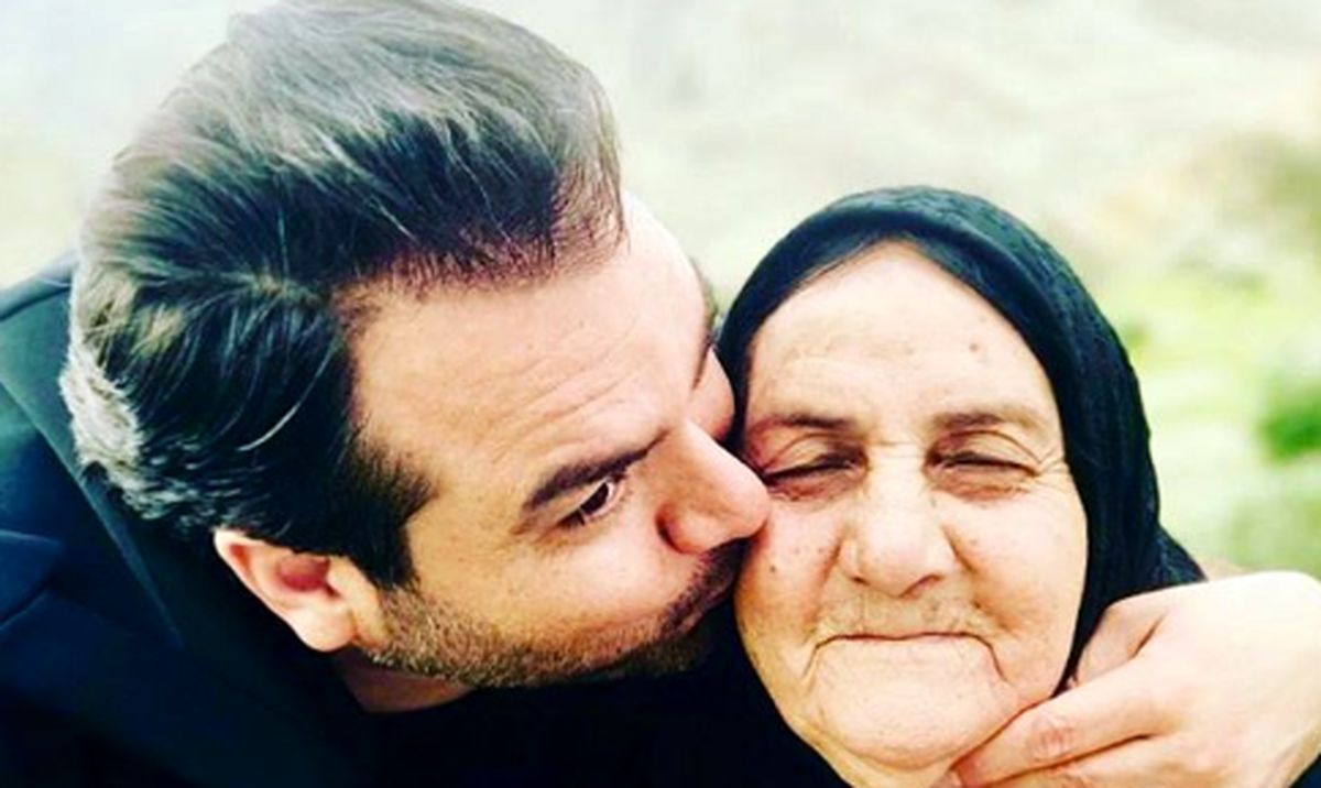  بوسه «شهرام قائدی» بر صورت مادرش