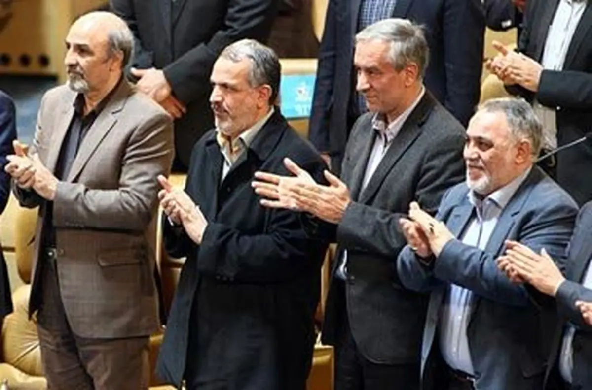 فوتبال نباید به ۱۰ سال قبل برگردد/ ادامه جنگ بر سر لیوان معروف!