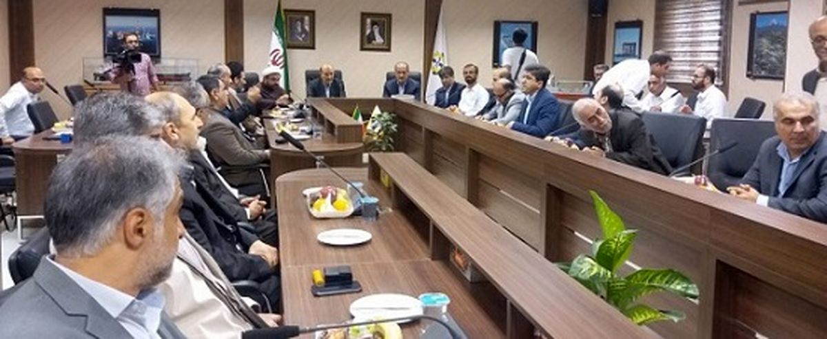 تدوین طرح توسعه و حمایت از فعالیت صنایع دریایی برای حمایت از صنایع داخلی