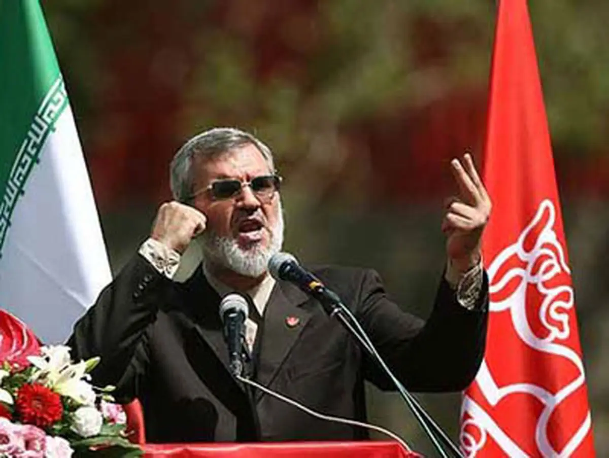 رویانیان صندلی پرسپولیس را ول نمی کند!