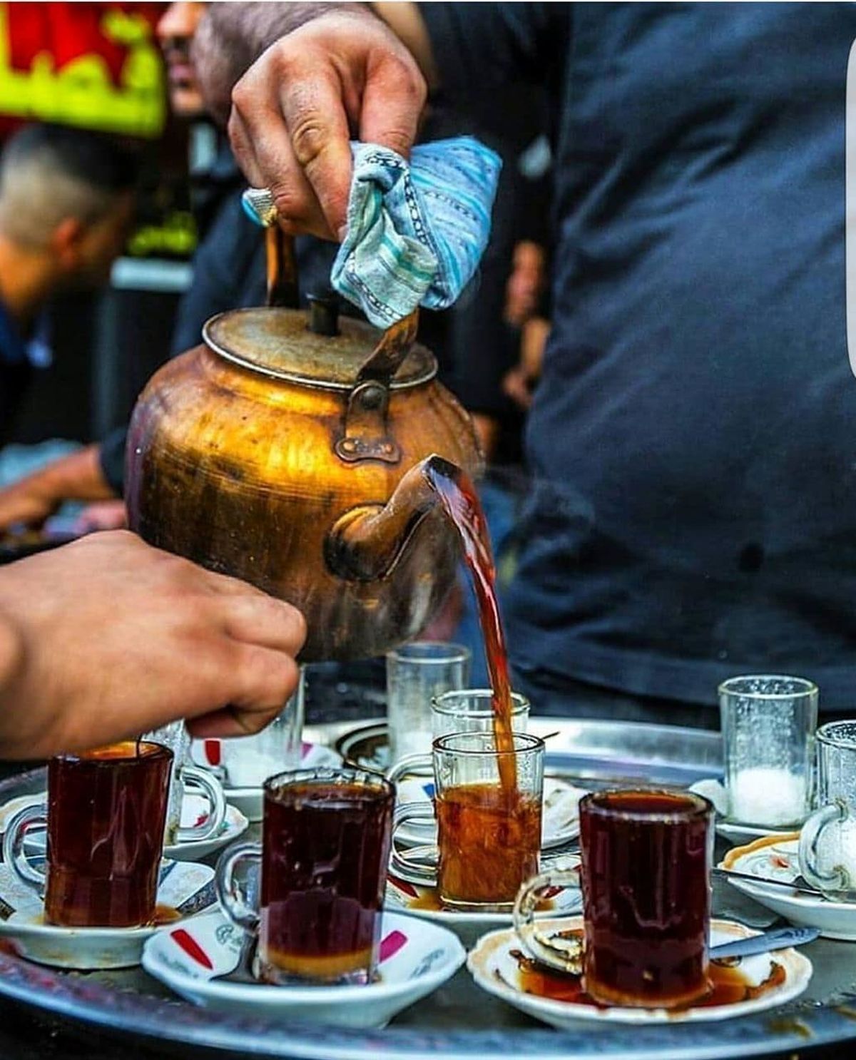  بعد یک‌ماه چایی روضه، چای تلخ عراق می‌چسبد...