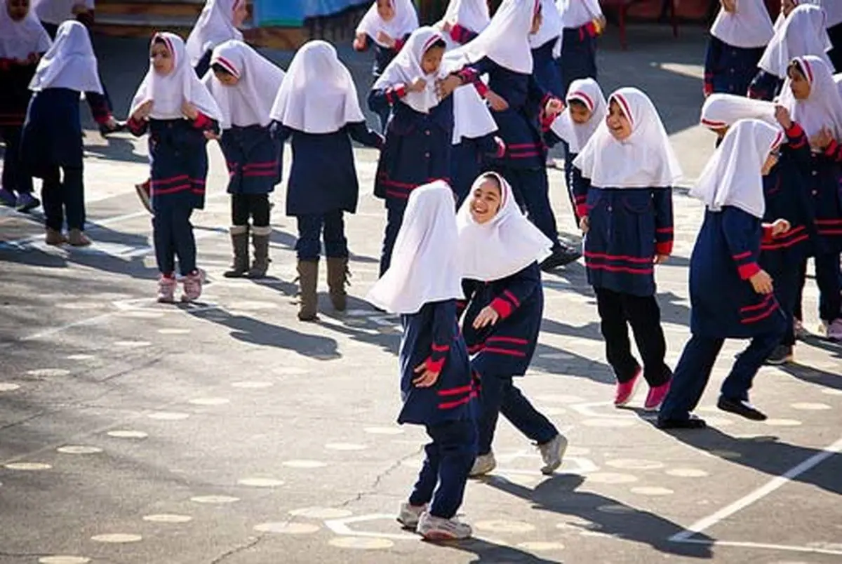 تماشای فیلم به جای ورزش در مدارس!