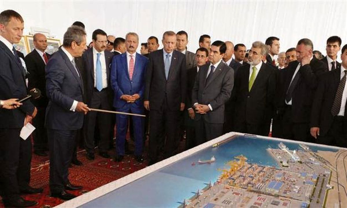 افتتاح بزرگ‌ترین بندر ساحلی دریای خزر در ترکمنستان 